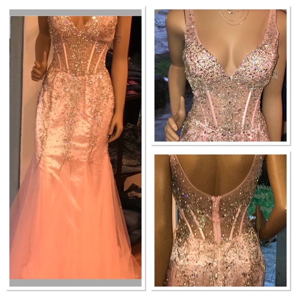 ALLY’S COLLECTION GOWN - Picture 4 of 9